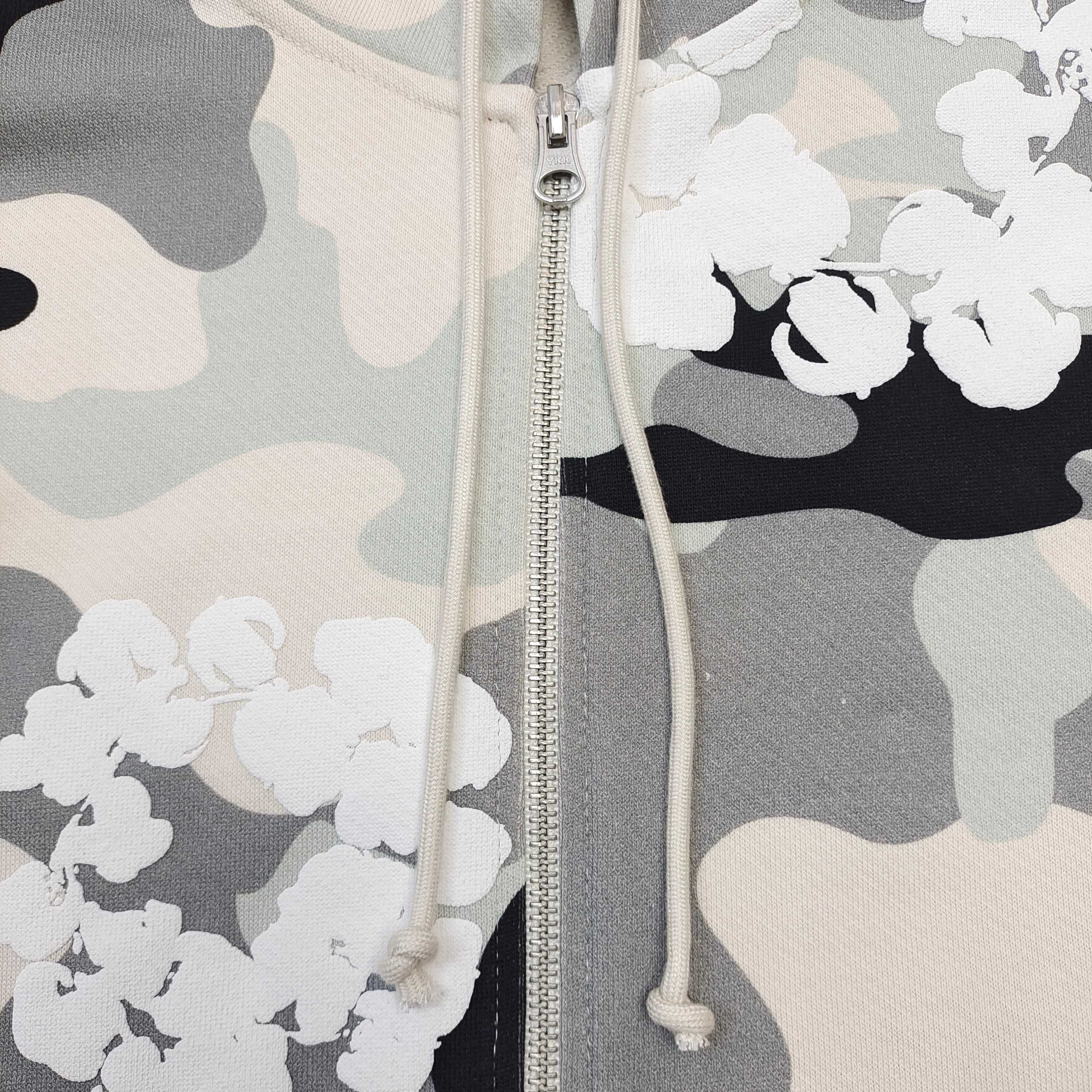 The Cotton Wreath Zip Sweatshirt White Camo