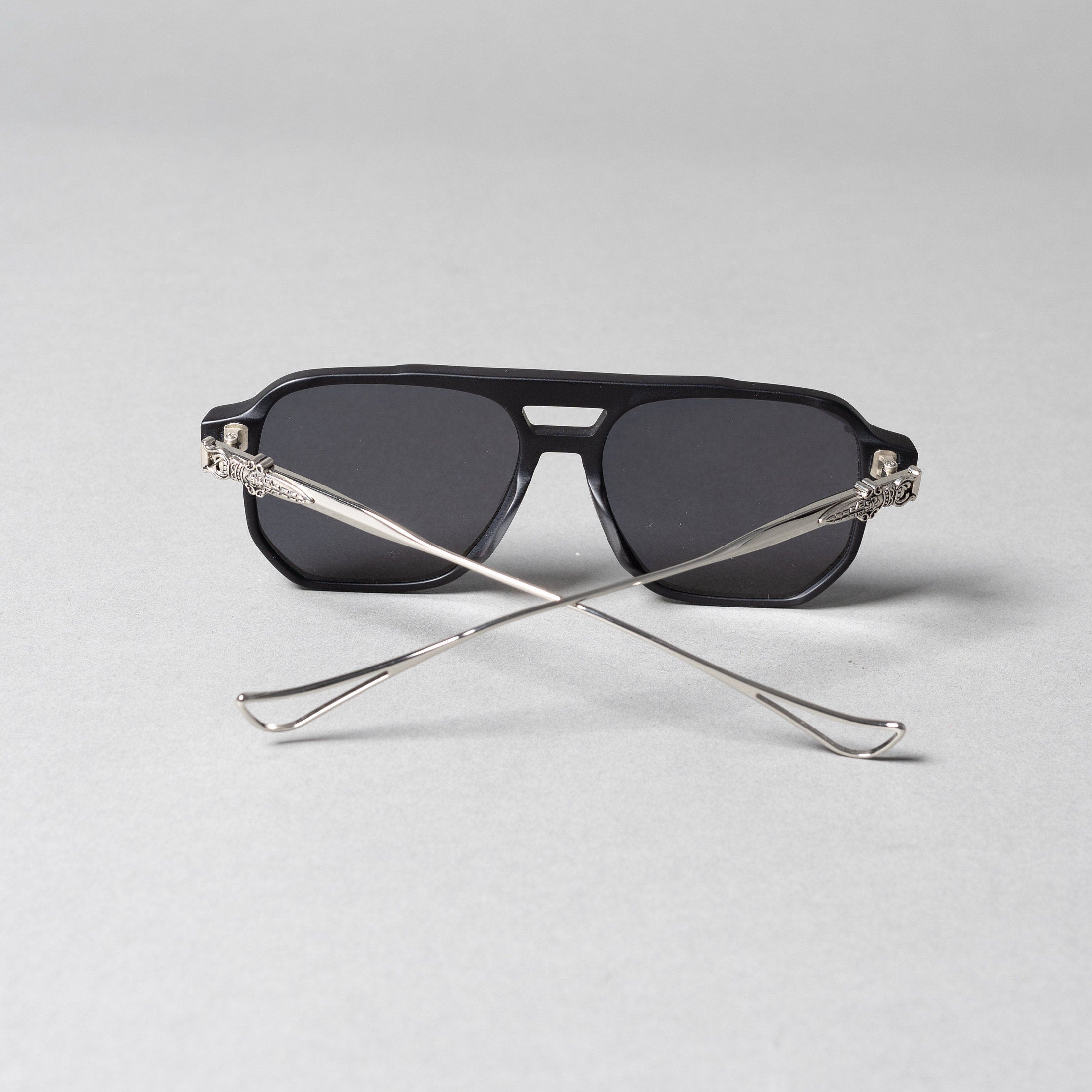 Chrome hearts – Trust Issues