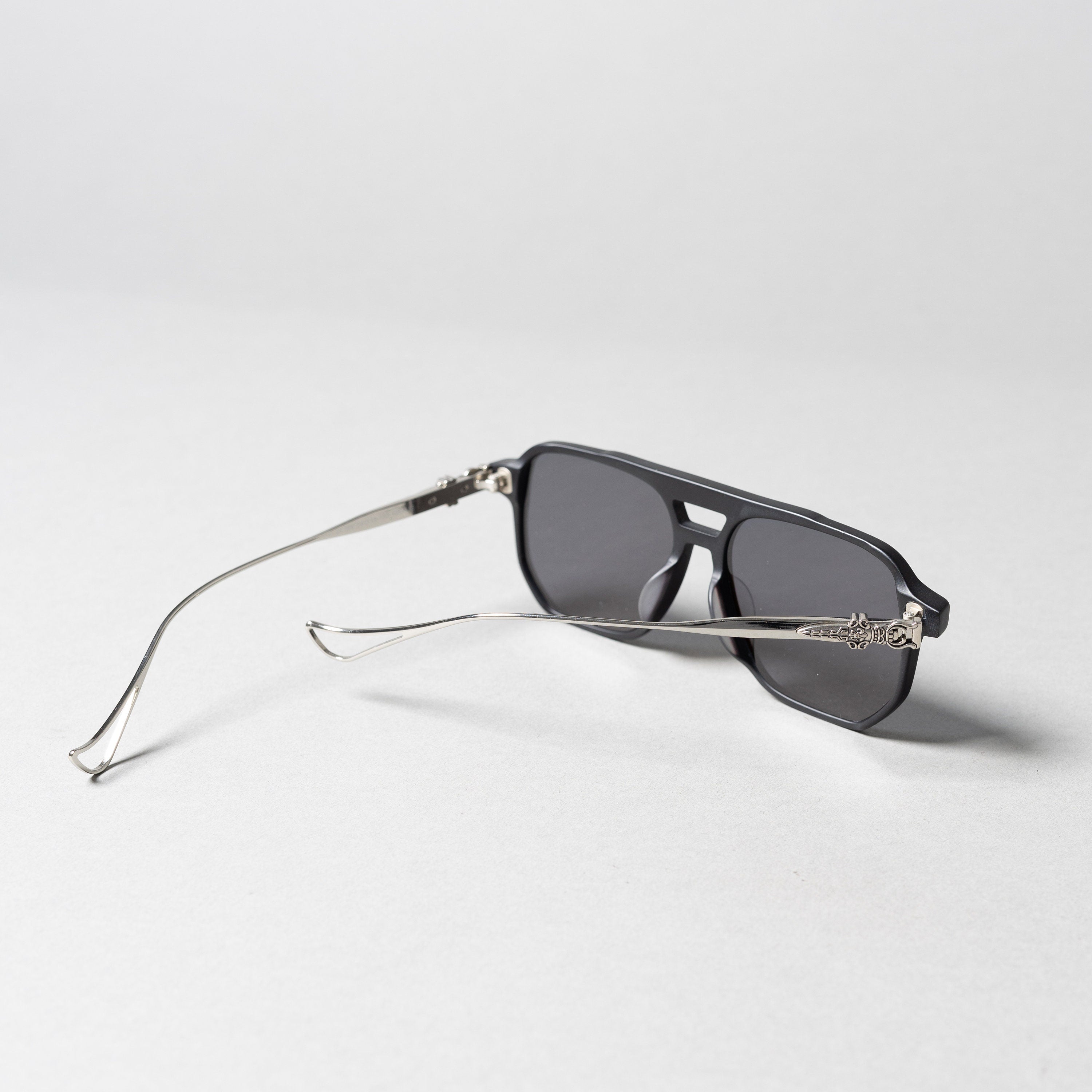 Chrome hearts – Trust Issues